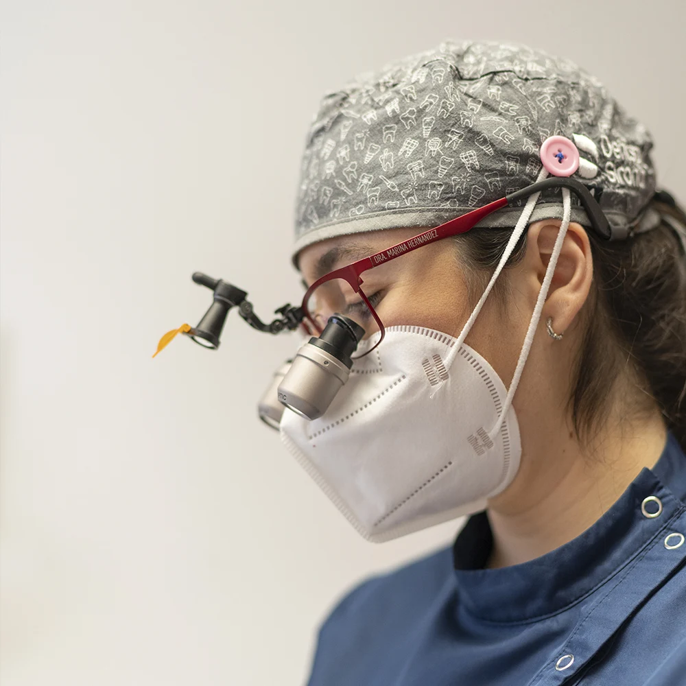 Lentes de aumento y luz intraoral